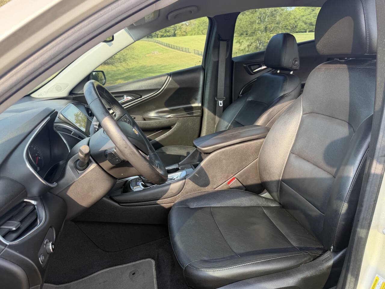 Used 2016 Chevrolet Malibu LT w/ Leather Package FWD image 15