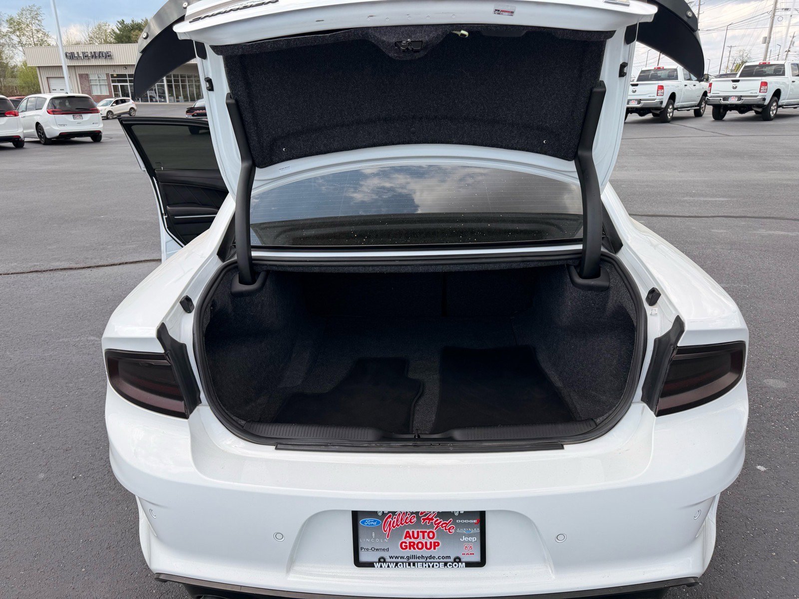 Used 2023 Dodge Charger Scat Pack RWD image 1