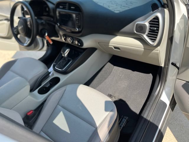 Used 2023 Kia Soul LX FWD image 17