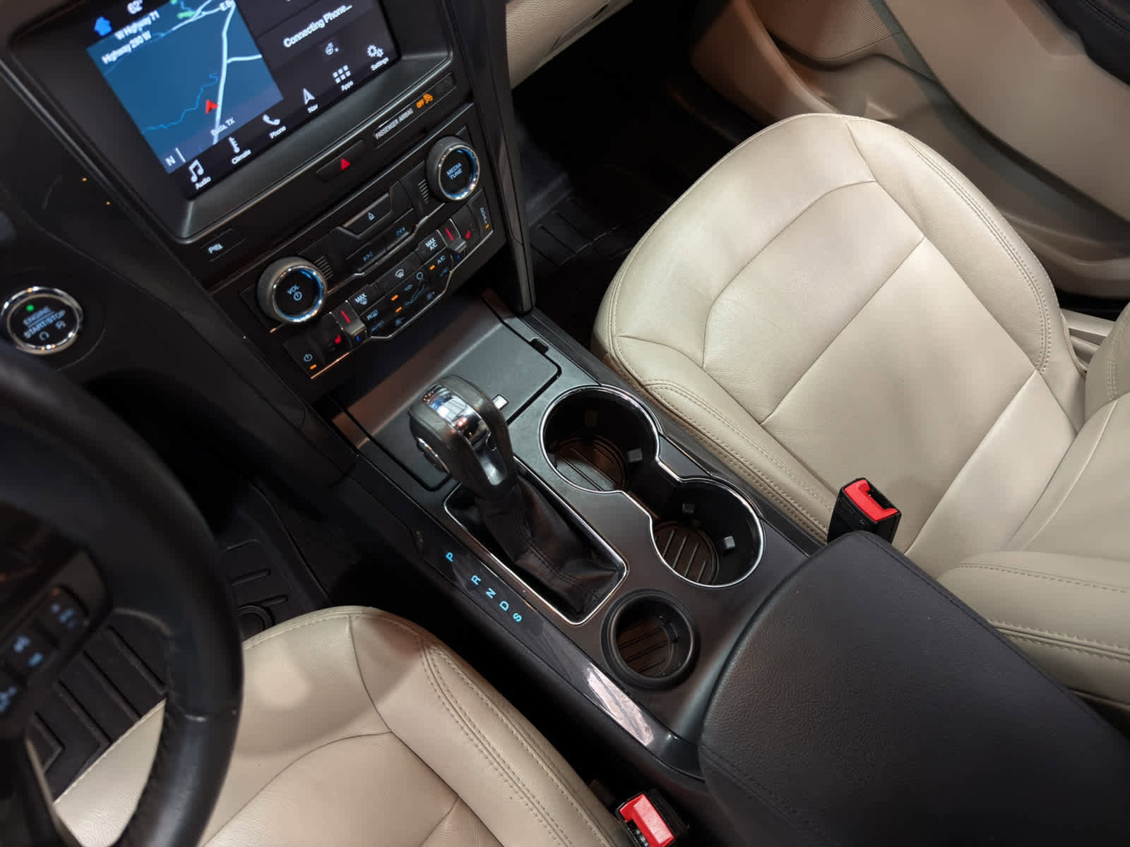 Used 2018 Ford Explorer XLT w/ Equipment Group 202A image 23