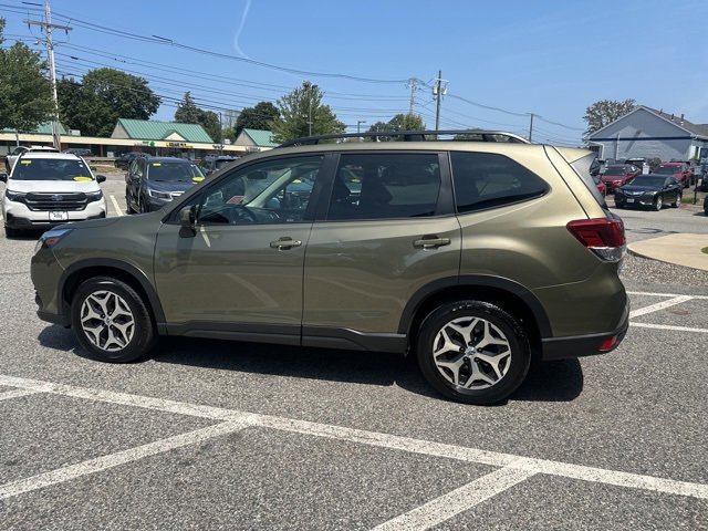 Used 2022 Subaru Forester Premium image 3