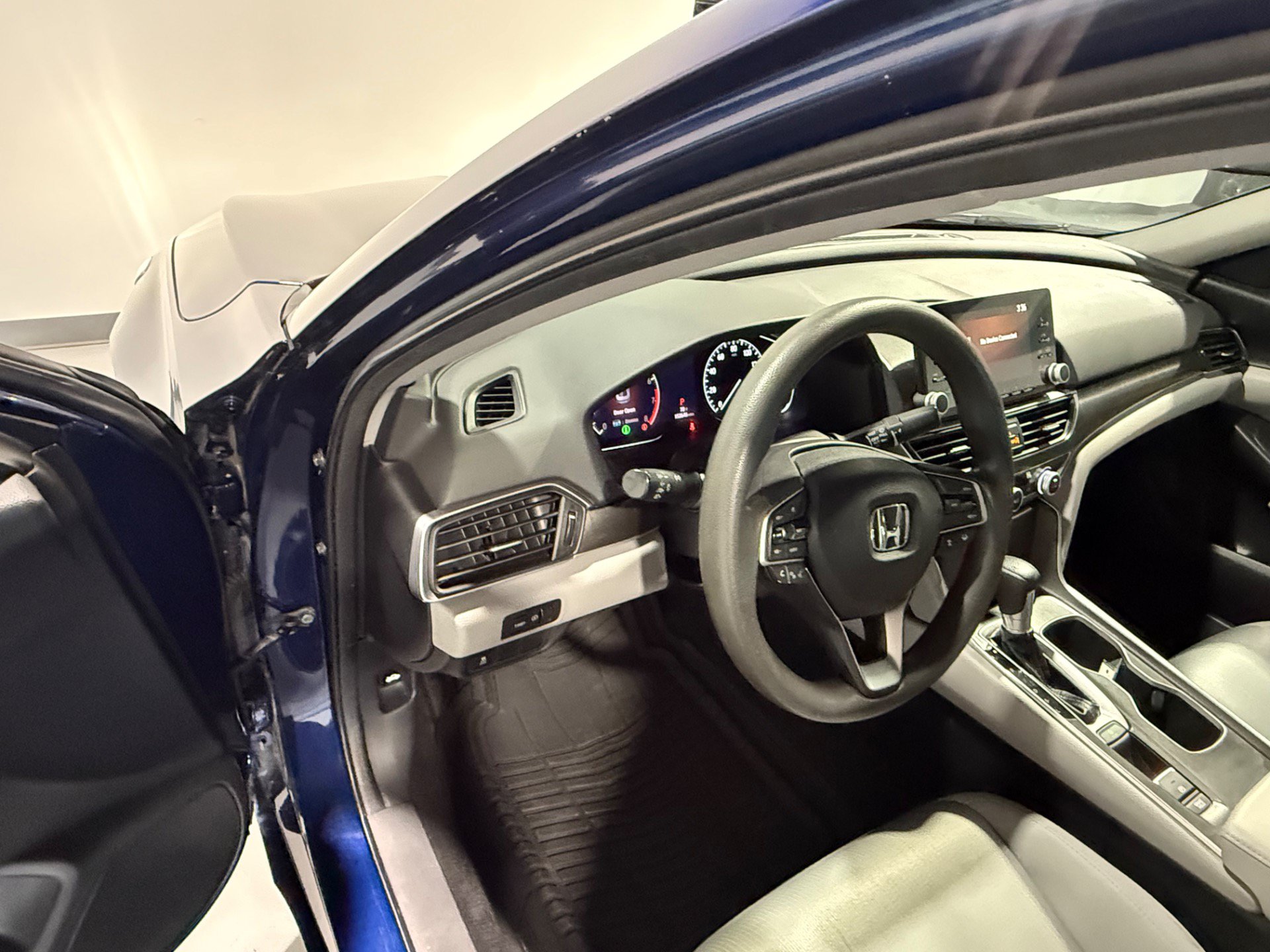 Used 2018 Honda Accord LX image 16