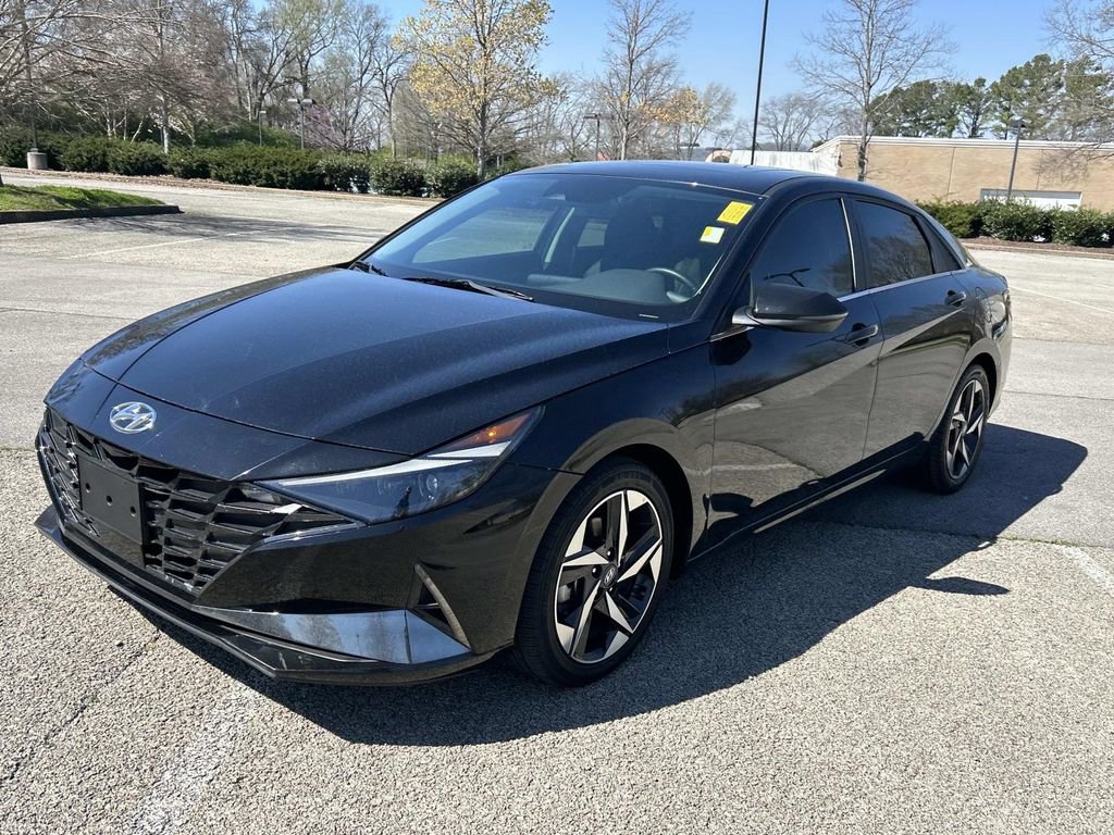 Used 2022 Hyundai Elantra Limited image 3