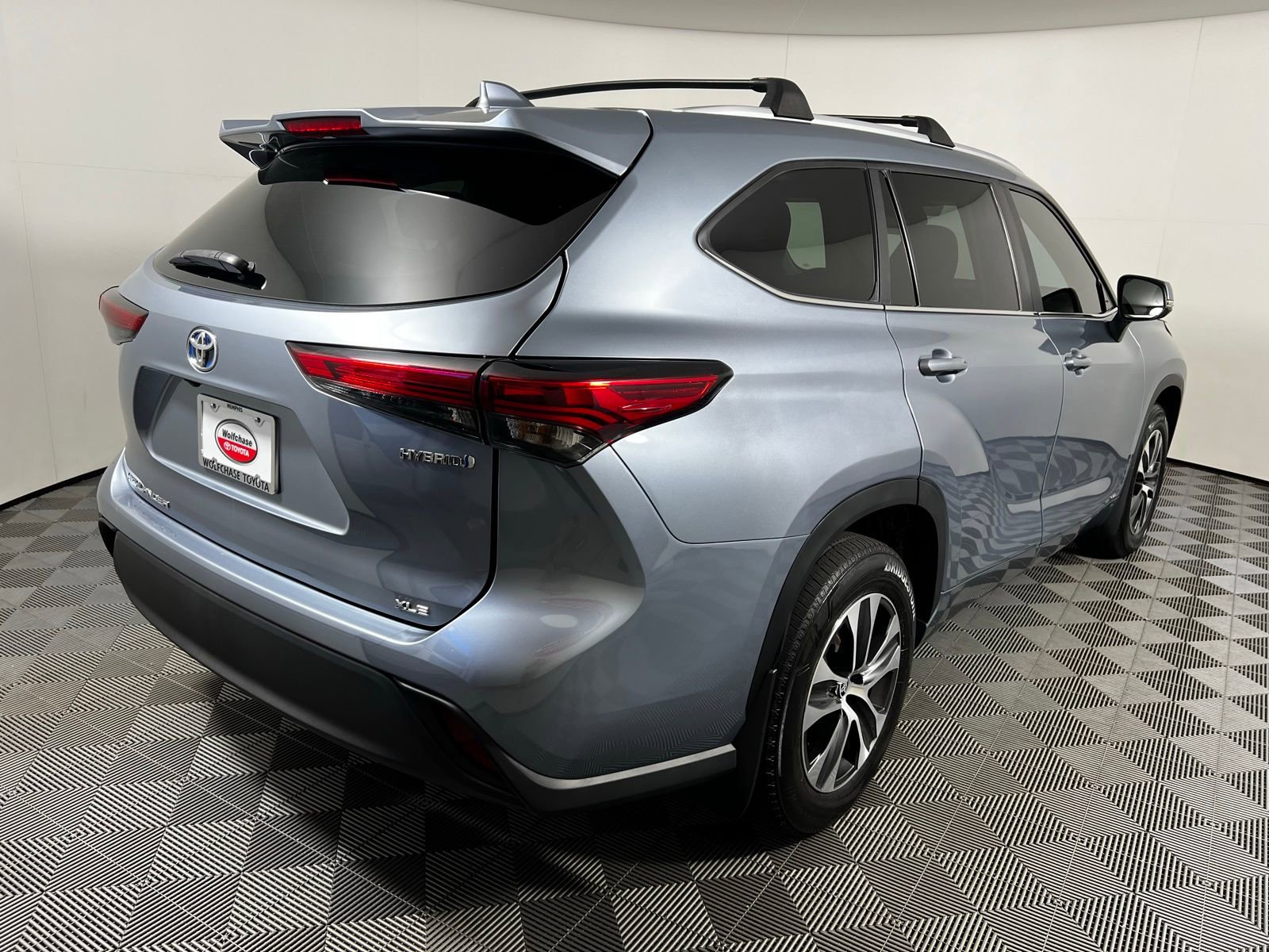 Certified 2023 Toyota Highlander XLE image 5