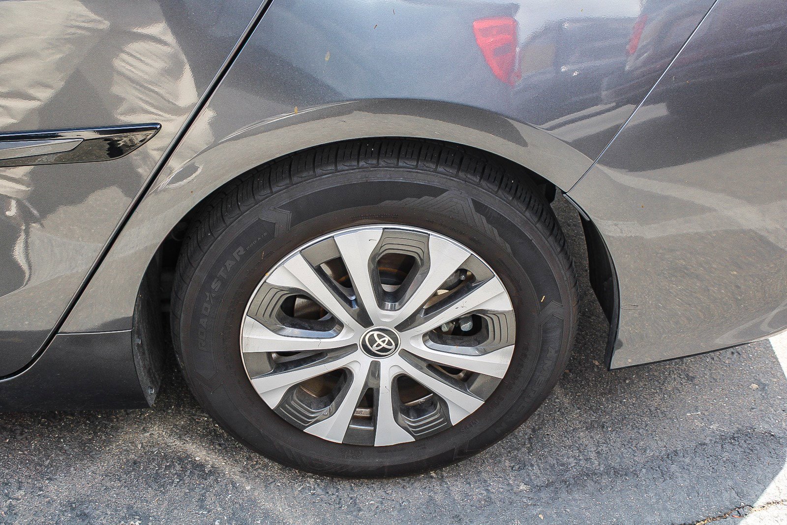 Used 2022 Toyota Prius Prime XLE FWD image 11