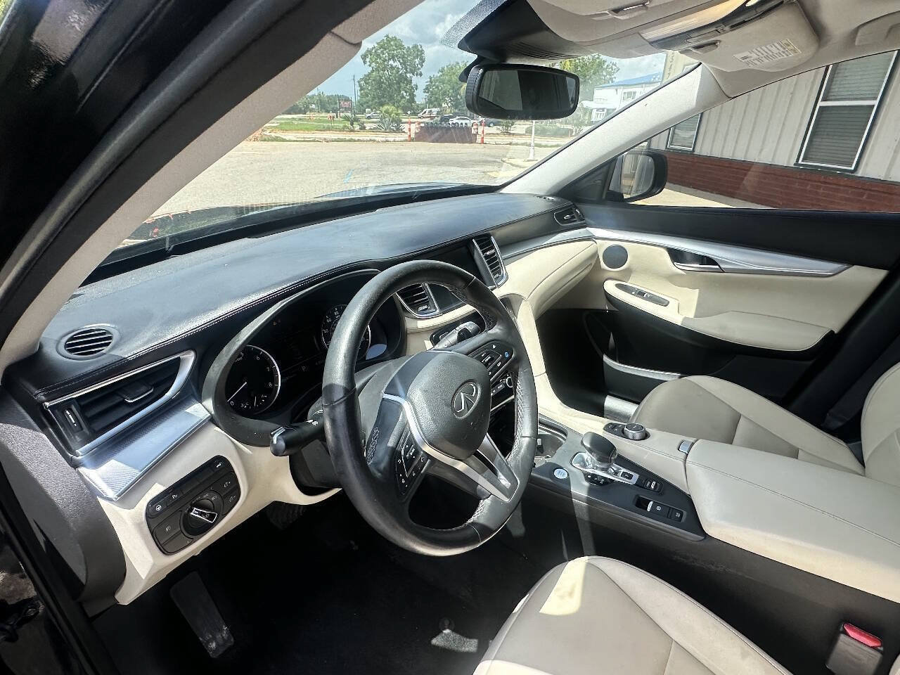 Used 2021 INFINITI QX50 Luxe w/ Cargo Package FWD image 12