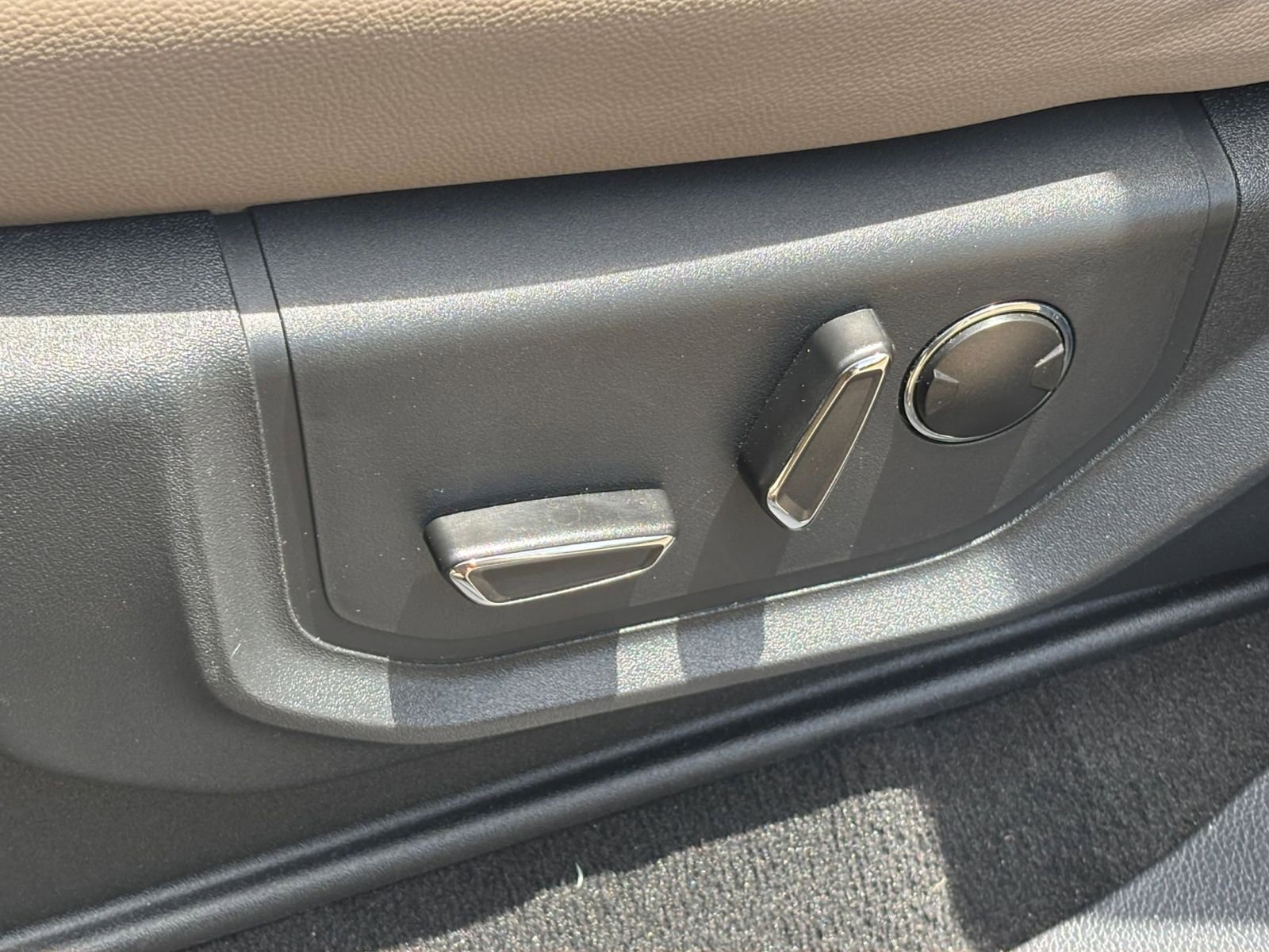 Used 2024 Ford Expedition Limited RWD image 23