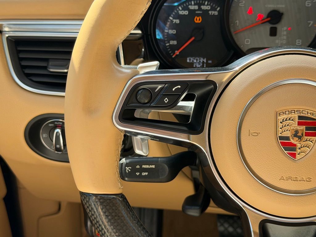 Used 2015 Porsche Macan S image 18