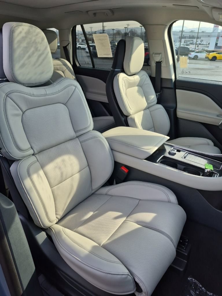 New 2026 Lincoln Aviator Reserve image 13