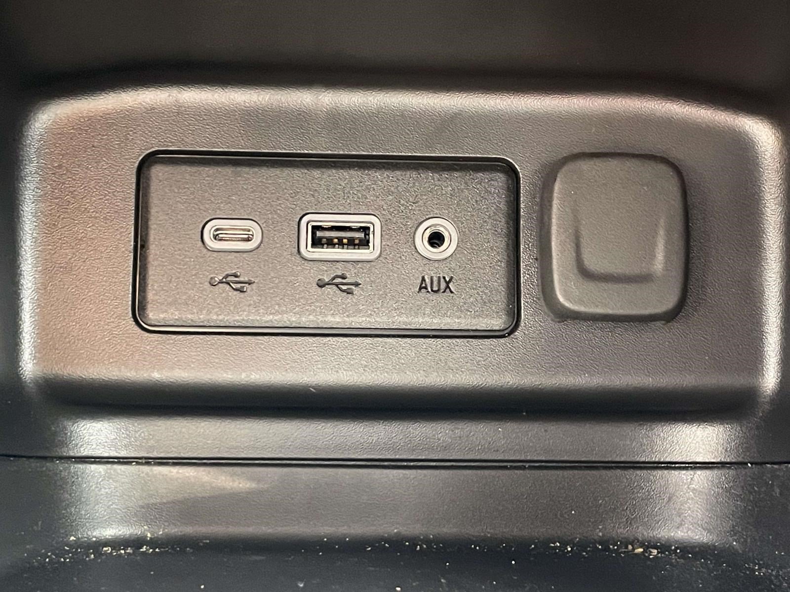 Used 2024 Chevrolet Equinox RS FWD image 29