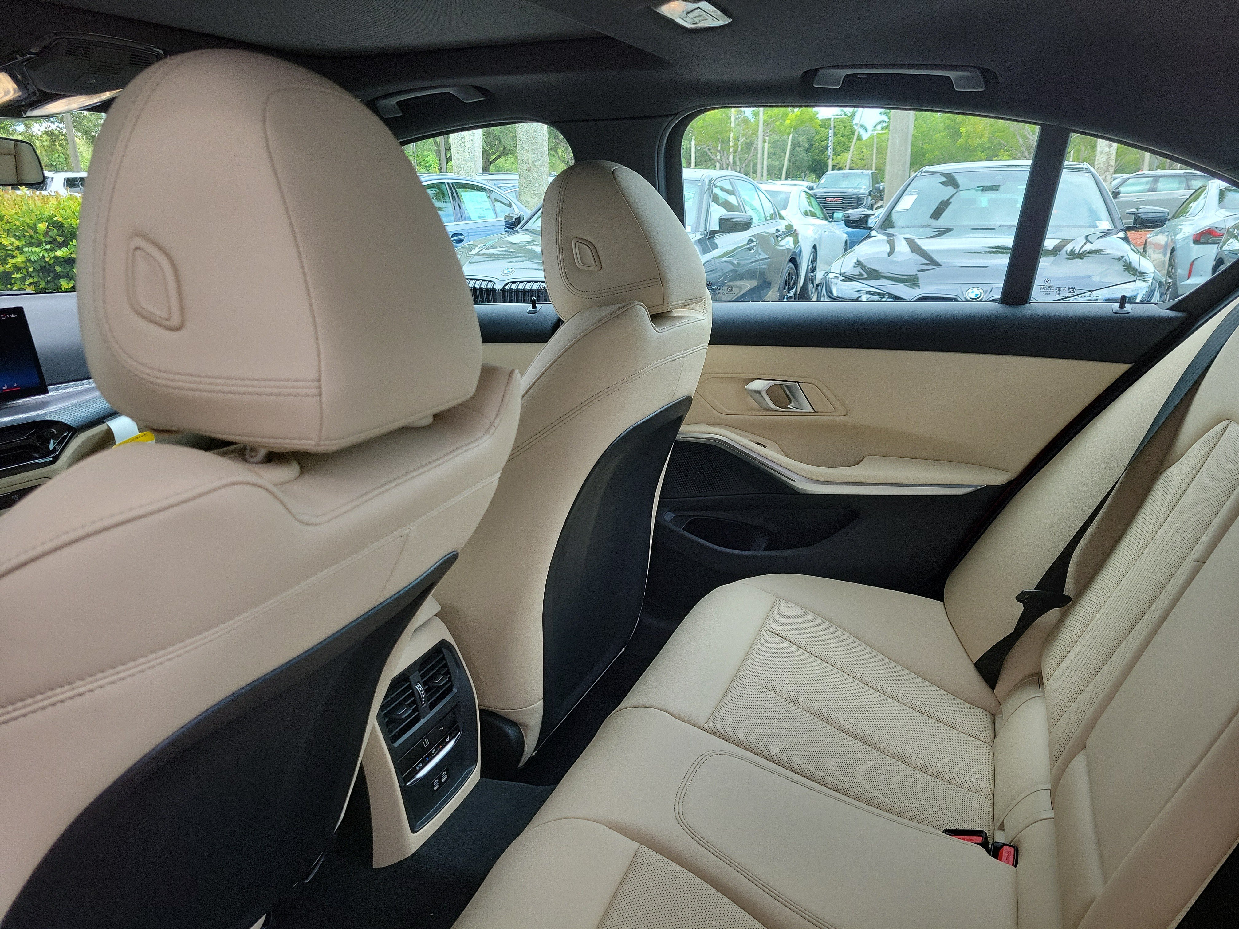 New 2026 BMW 330i Sedan w/ M Sport Package RWD image 9