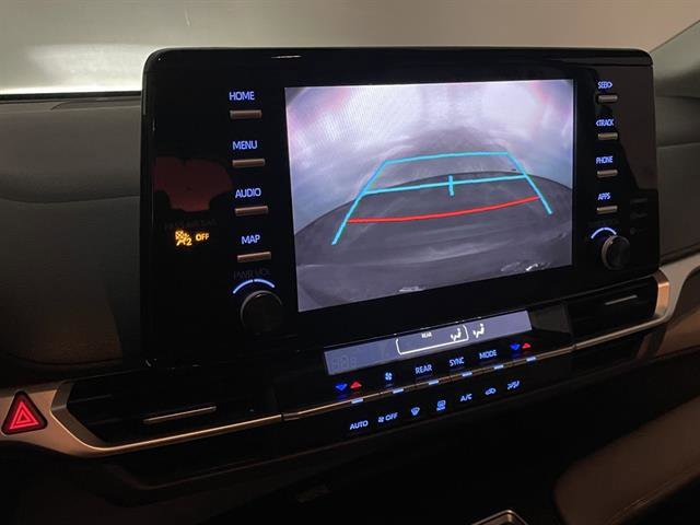 Used 2024 Toyota Sienna LE image 16