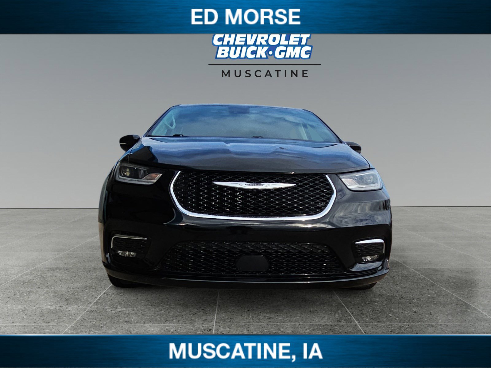 Used 2024 Chrysler Pacifica Touring-L image 8