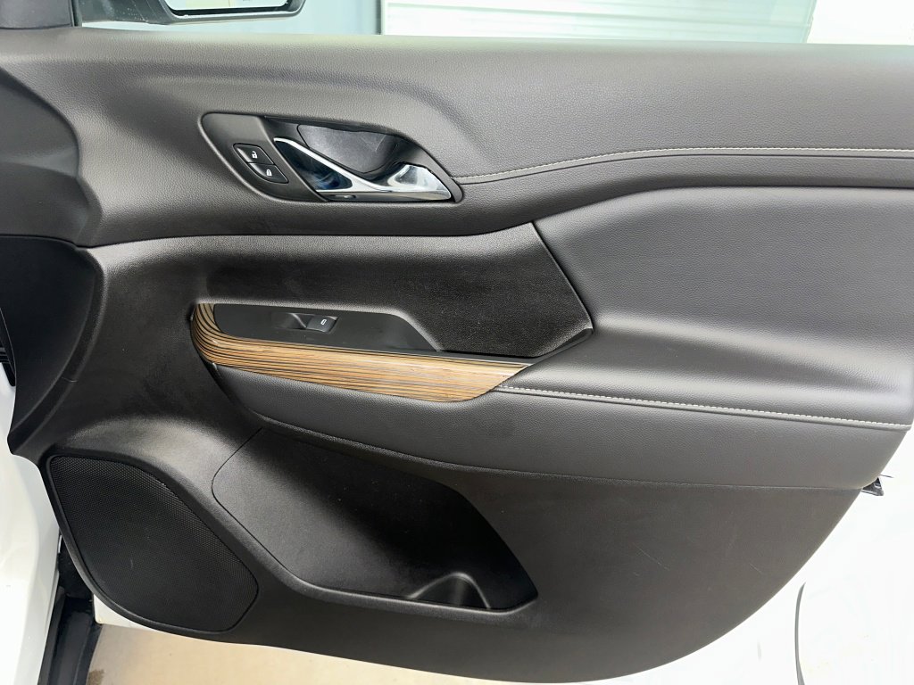 Certified 2023 GMC Acadia SLE w/ Driver Convenience Package image 32