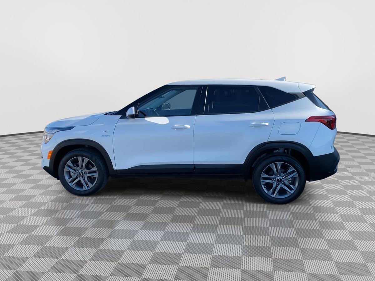 Used 2023 Kia Seltos LX image 4