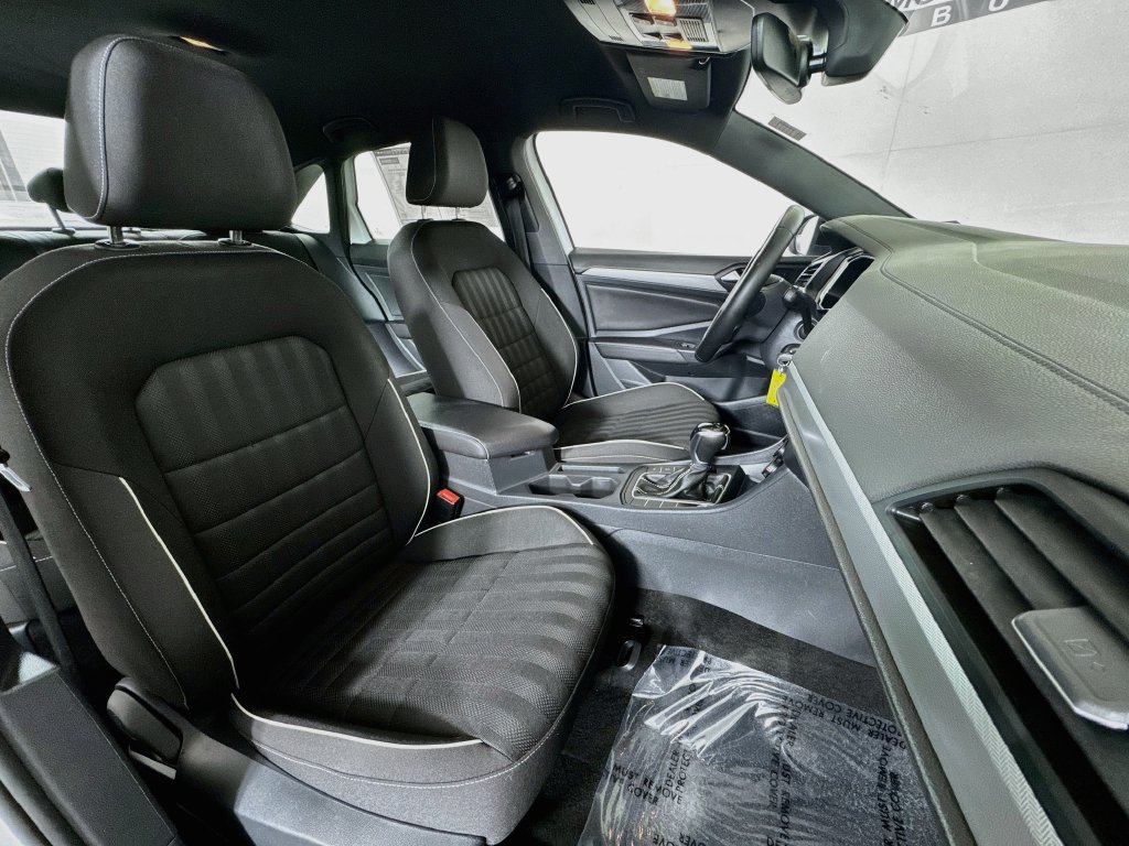 Used 2024 Volkswagen Jetta Sport FWD image 25