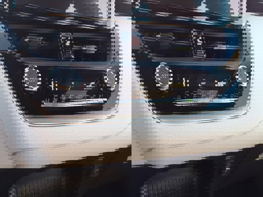 Certified 2026 Toyota Corolla SE image 18