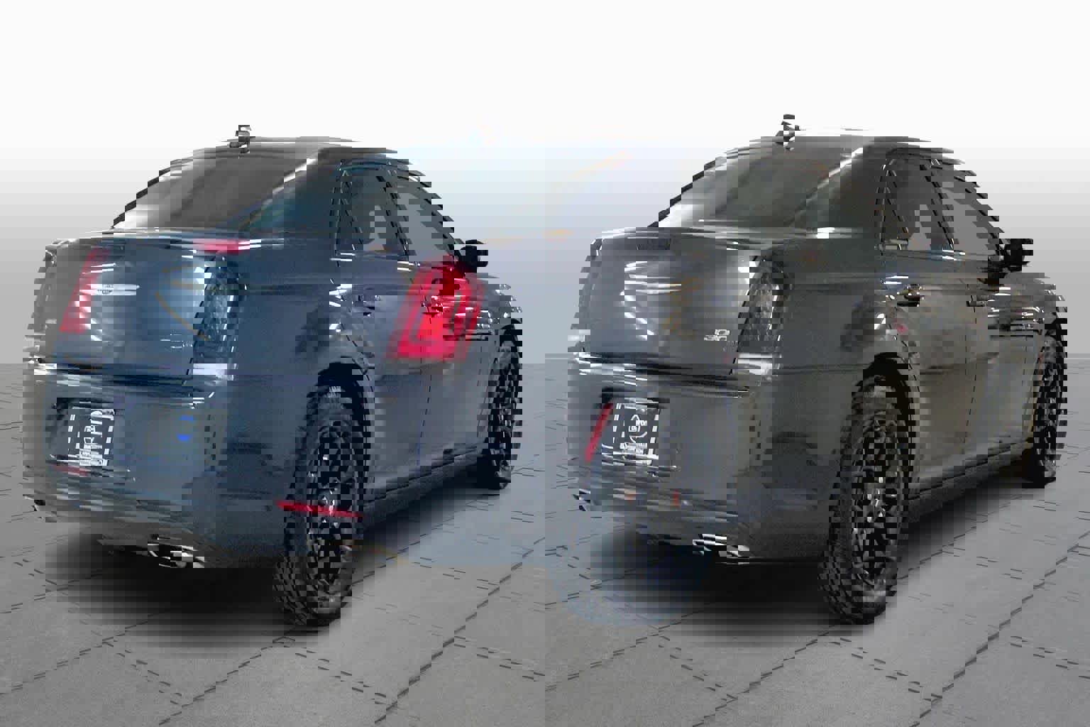 Used 2019 Chrysler 300 S w/ 300S Premium Group image 12