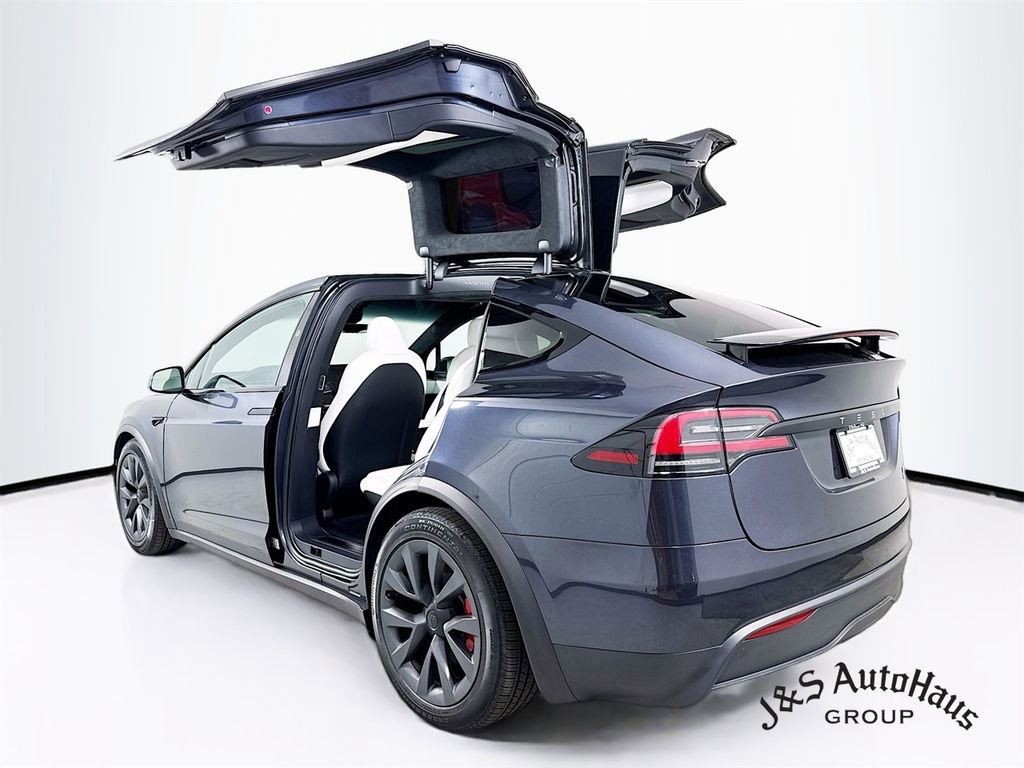 Used 2024 Tesla Model X Plaid image 5