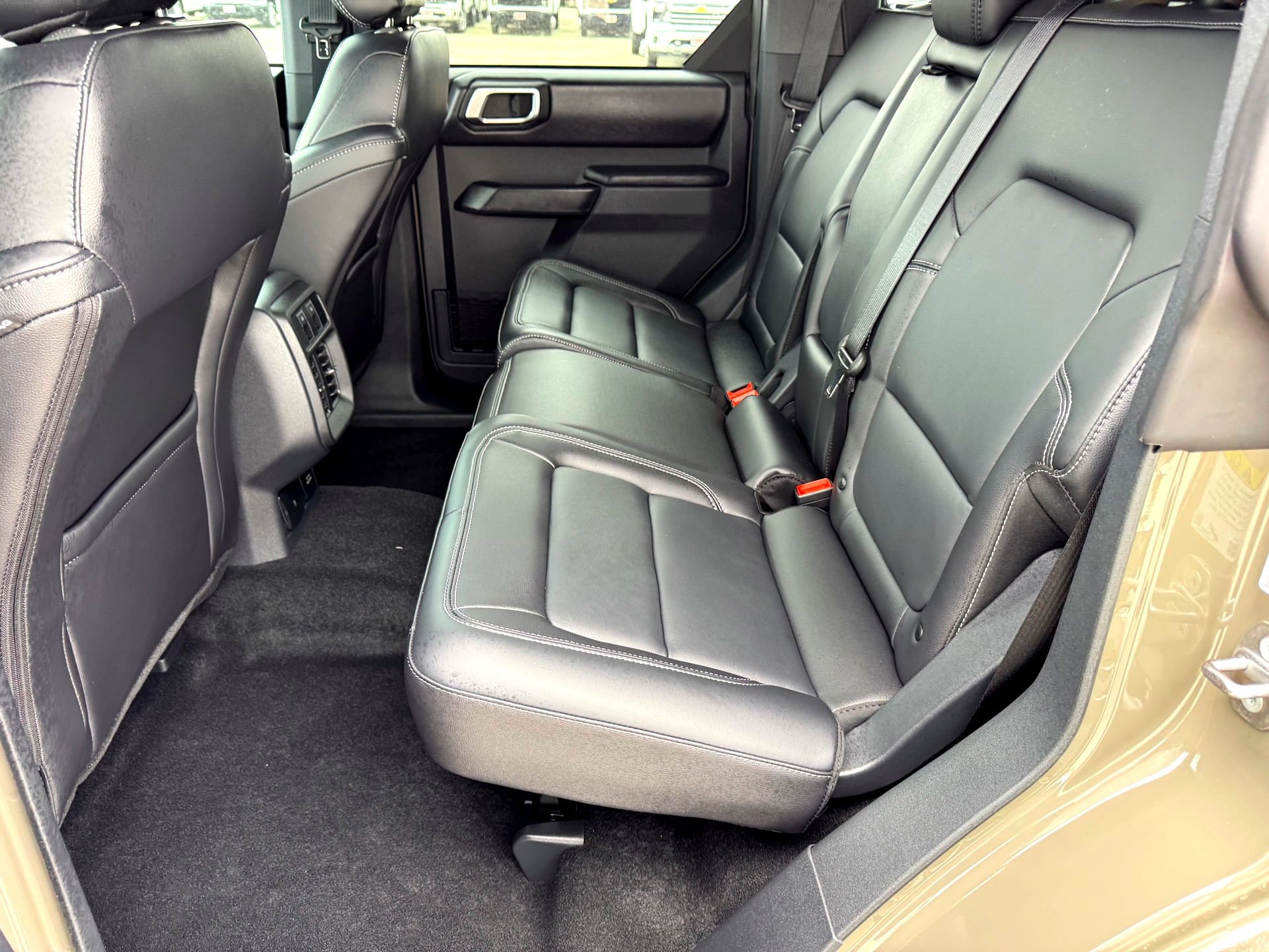 Used 2026 Ford Bronco Outer Banks AWD/4WD image 17