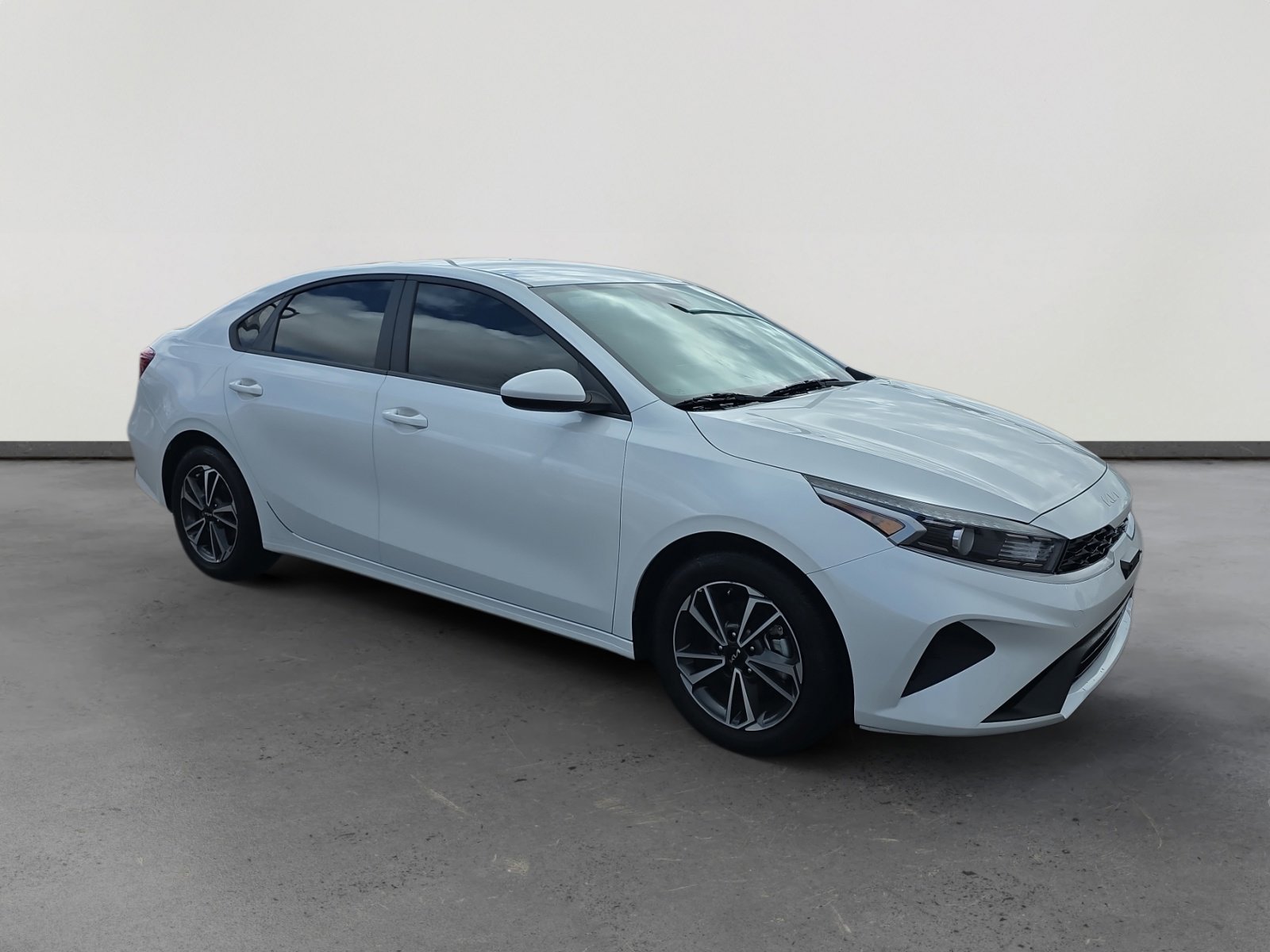 Used 2024 Kia Forte LXS image 7