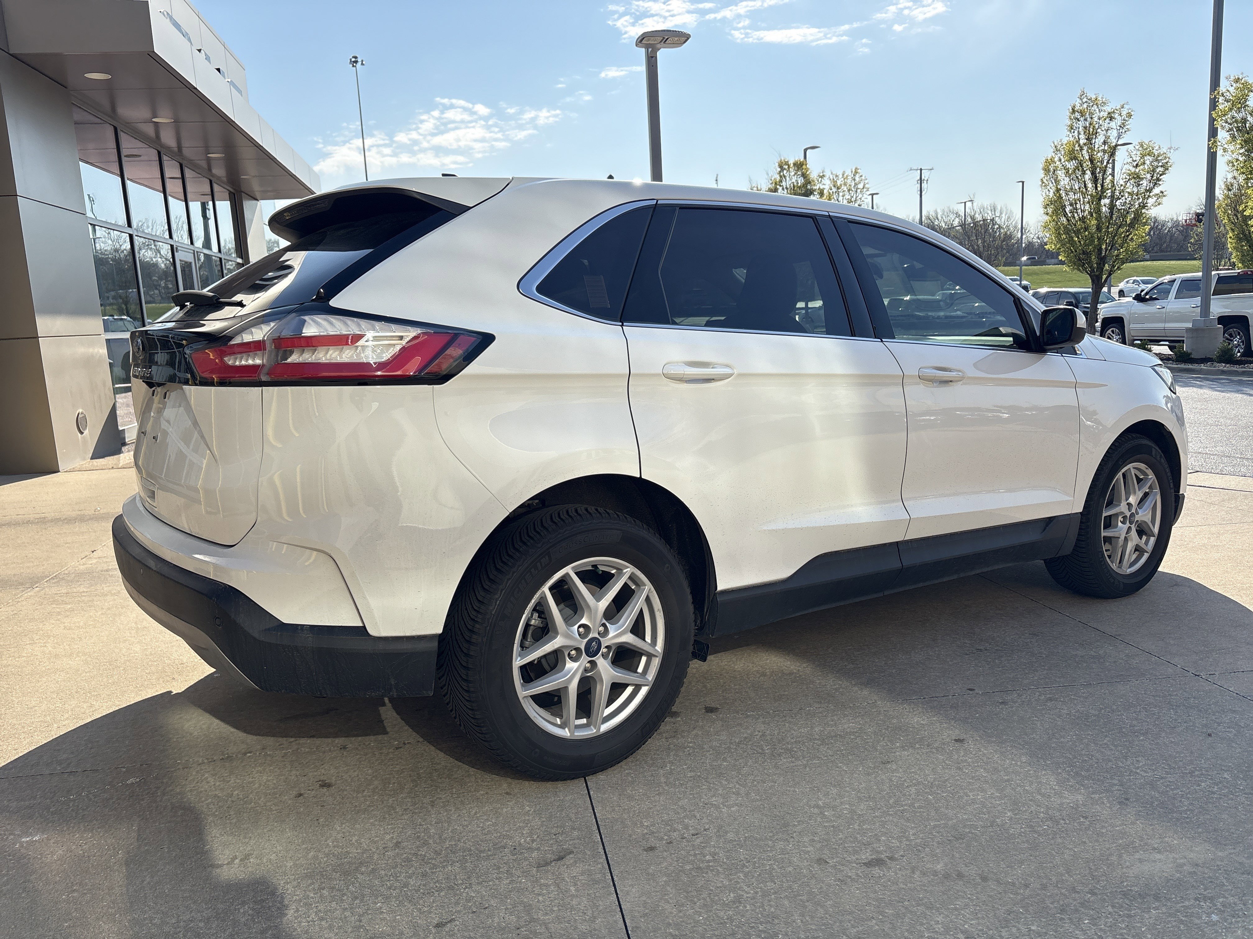 Used 2021 Ford Edge SEL w/ Convenience Package image 12