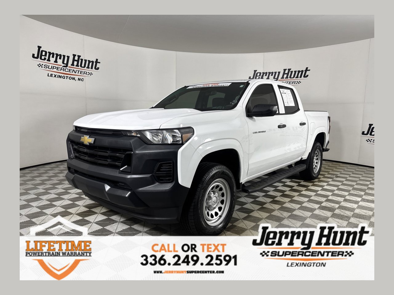 Used 2023 Chevrolet Colorado W/T RWD image 1