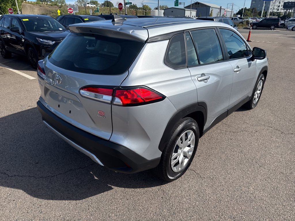 Used 2025 Toyota Corolla Cross L AWD/4WD image 8