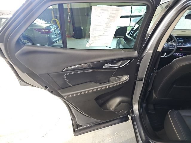 Used 2022 Buick Envision Essence w/ Safety Package FWD image 18