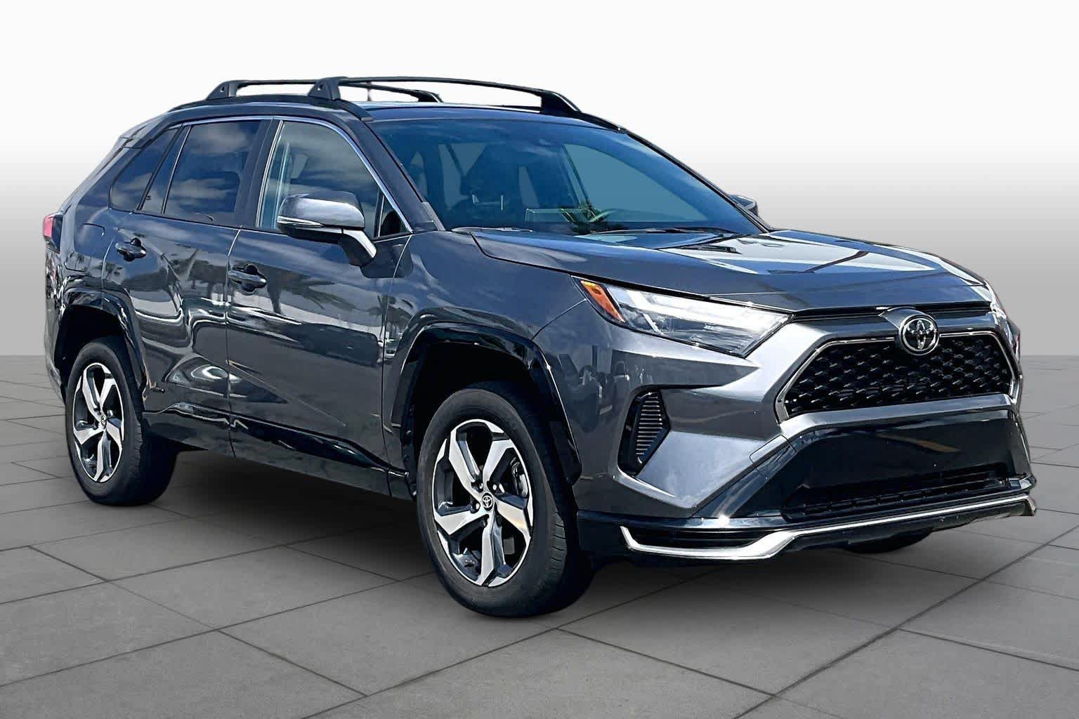 Used 2025 Toyota RAV4 SE w/ Weather & Moonroof Package AWD/4WD image 2
