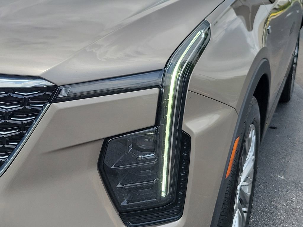 Certified 2025 Cadillac XT4 Premium Luxury FWD image 10