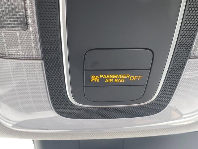 Used 2023 Hyundai Elantra SE w/ Winter Weather Package image 28