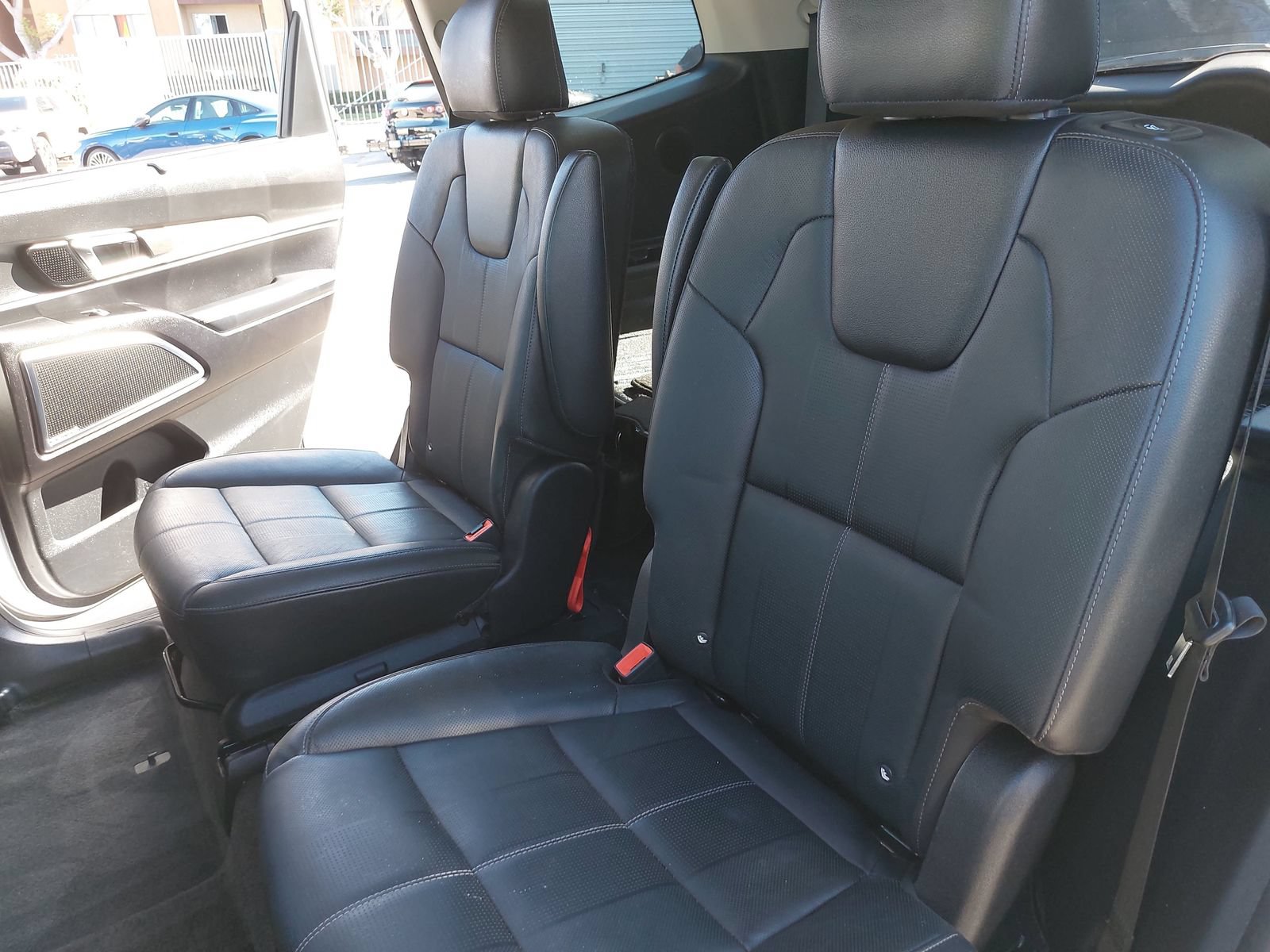 Used 2021 Kia Telluride SX w/ Towing Package FWD image 16
