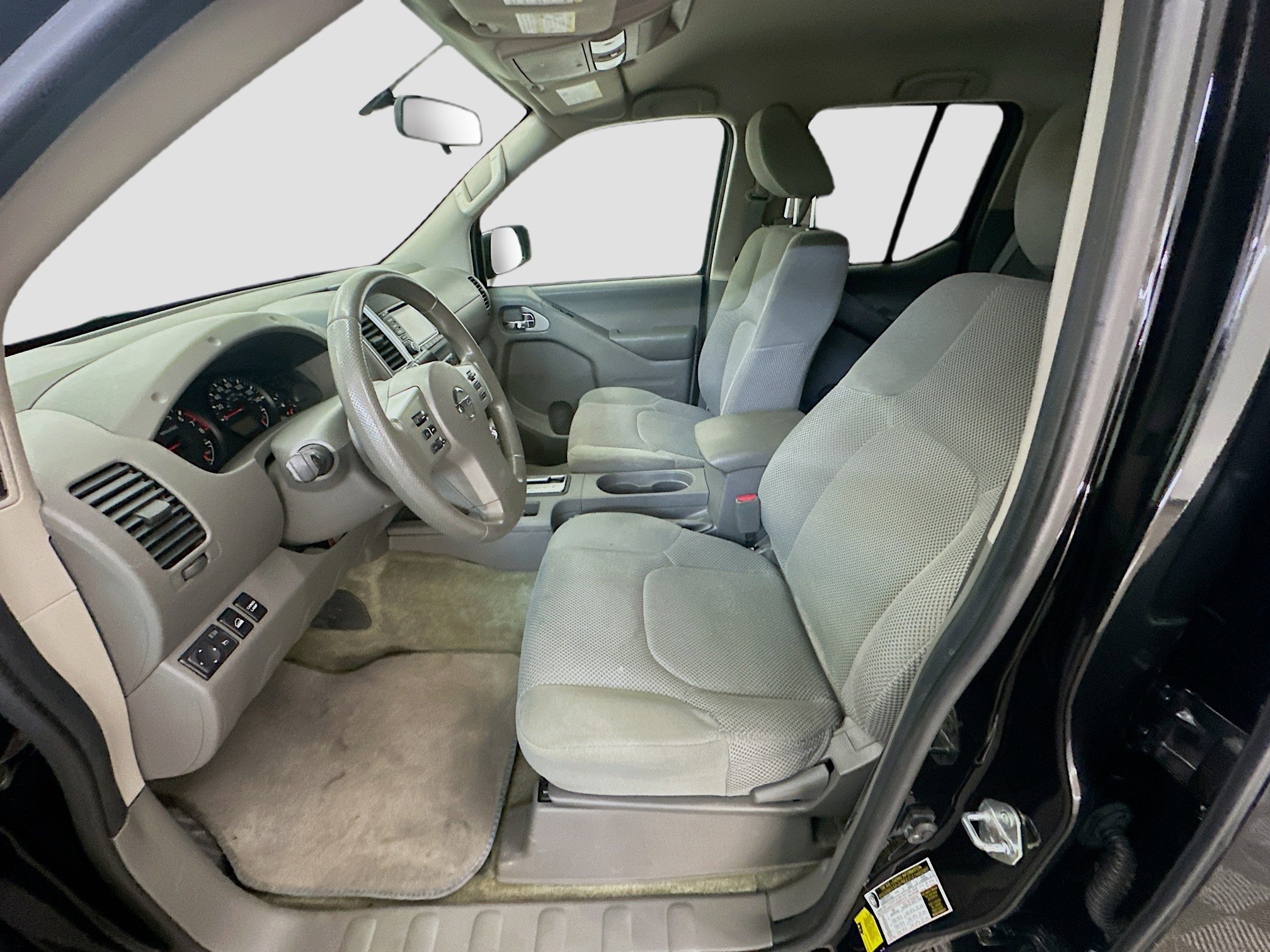 Used 2018 Nissan Frontier SV AWD/4WD image 13