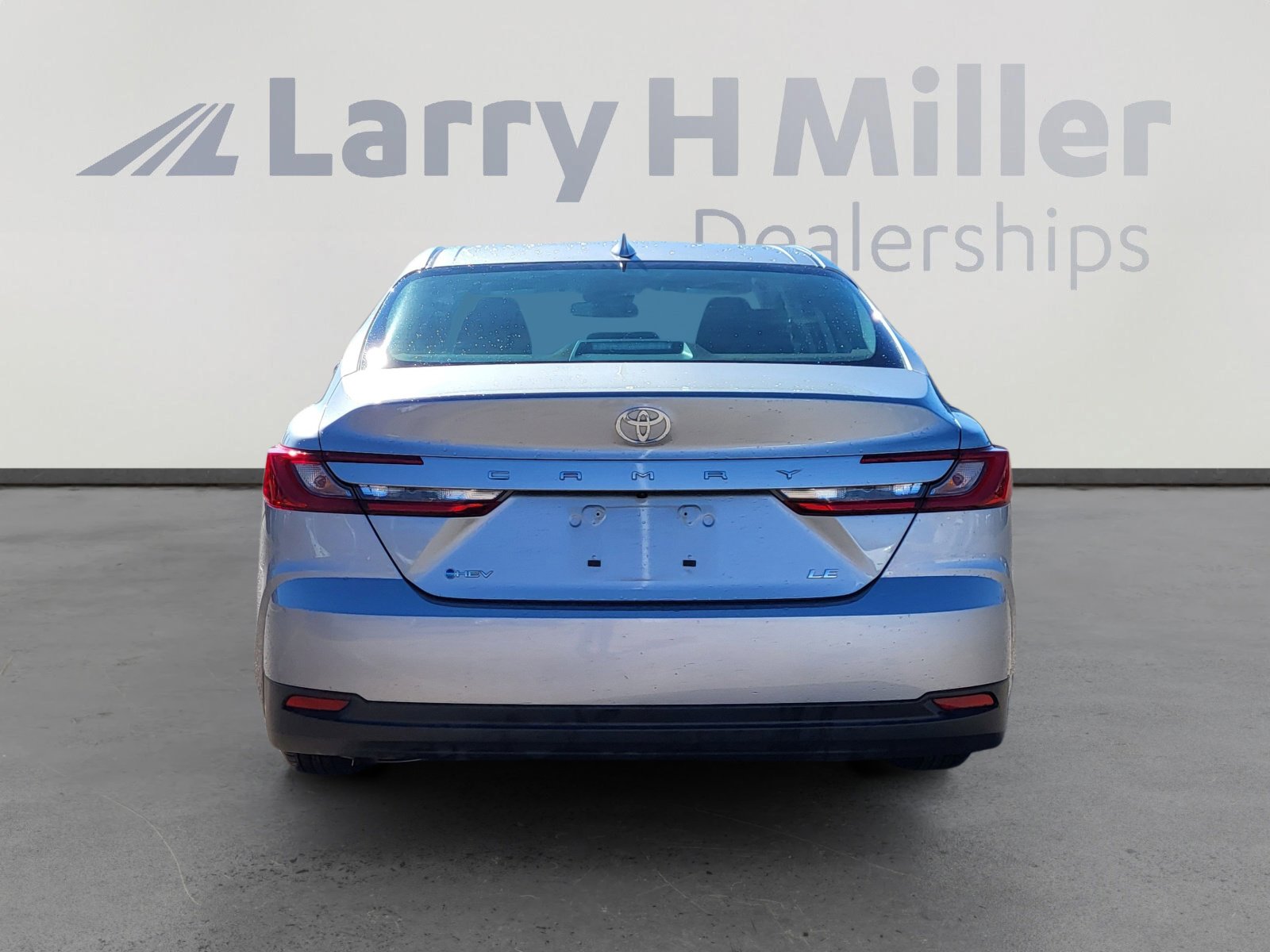 Used 2025 Toyota Camry LE image 4