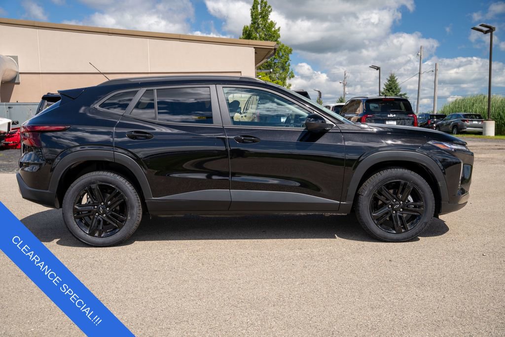 Used 2025 Chevrolet Trax ACTIV w/ Driver Confidence Package image 8