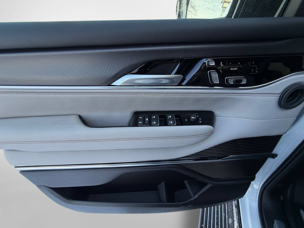 New 2026 Jeep Grand Wagoneer L Summit AWD/4WD image 27