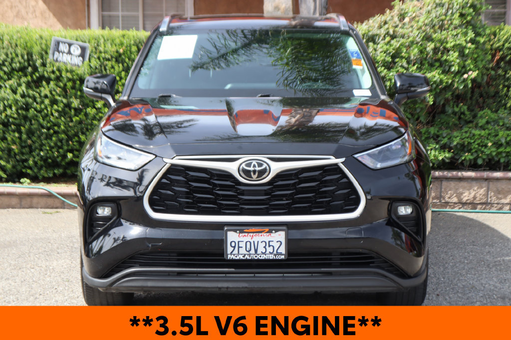 Used 2021 Toyota Highlander XLE AWD/4WD image 3
