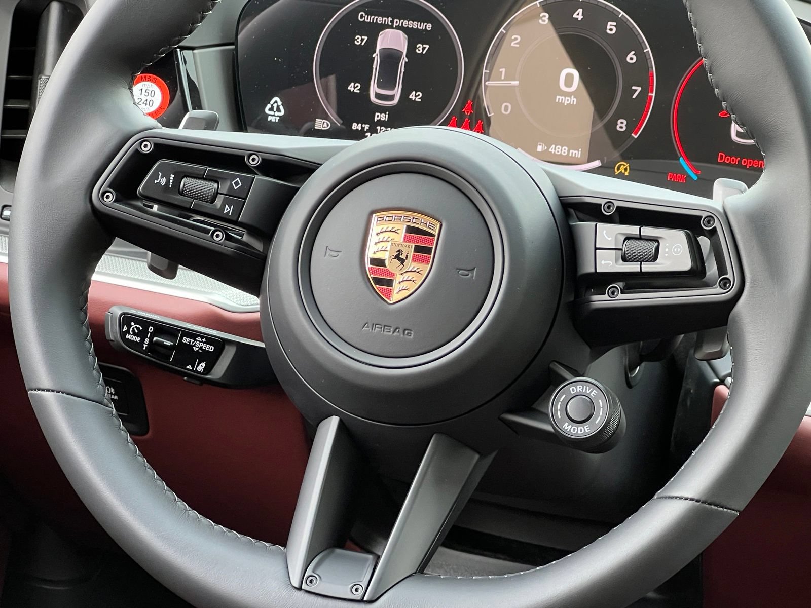 New 2026 Porsche Cayenne Coupe AWD/4WD image 23