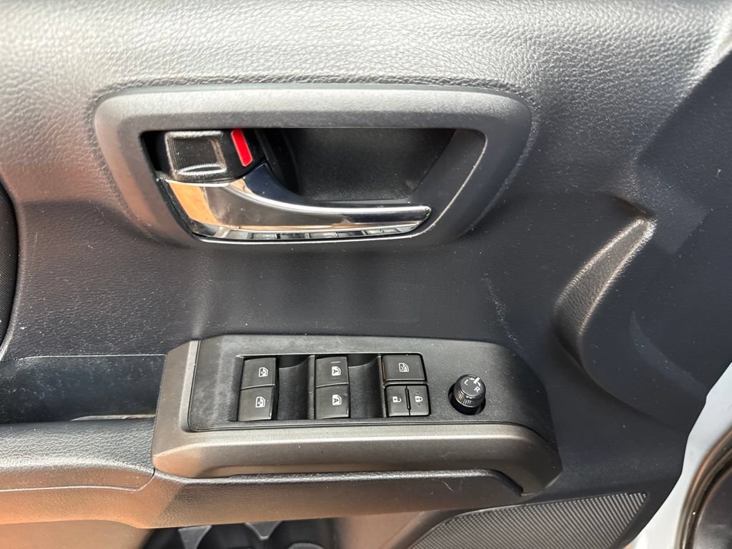 Used 2019 Toyota Tacoma TRD Off-Road AWD/4WD image 22