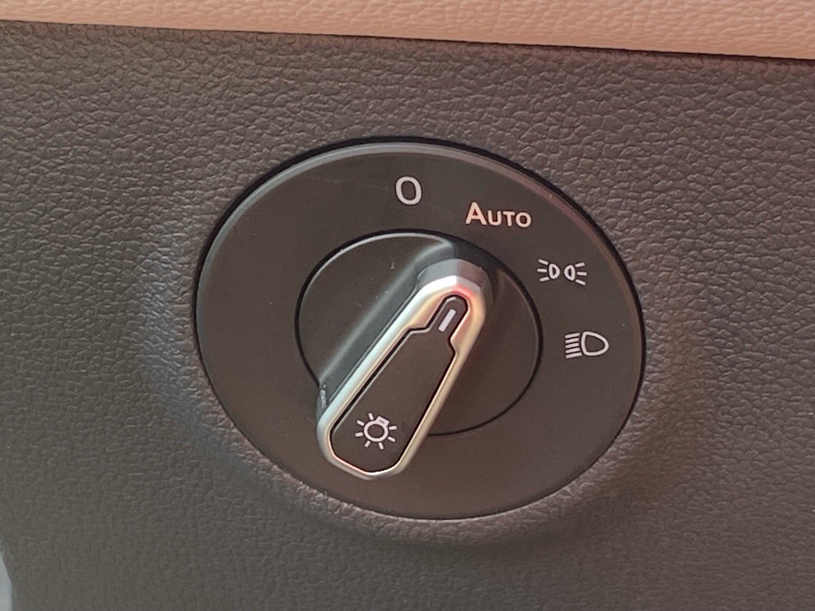 Certified 2025 Volkswagen Taos S AWD/4WD image 10