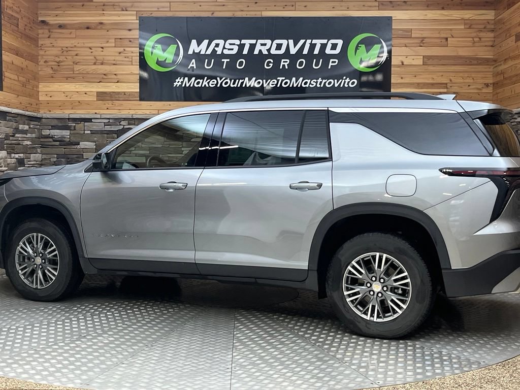 Used 2025 Chevrolet Traverse LT w/ Driver Confidence Package AWD/4WD image 14