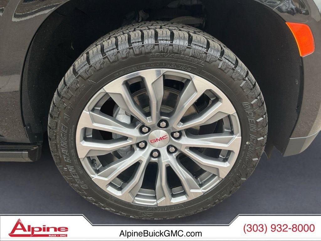 Used 2021 GMC Yukon Denali w/ Denali Premium Package AWD/4WD image 14