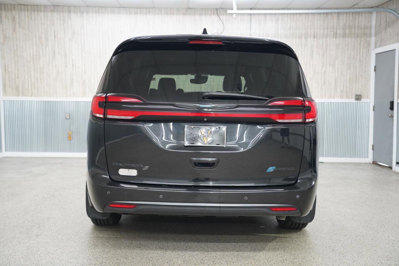 Used 2021 Chrysler Pacifica Touring-L w/ Uconnect Theater Family Group image 8