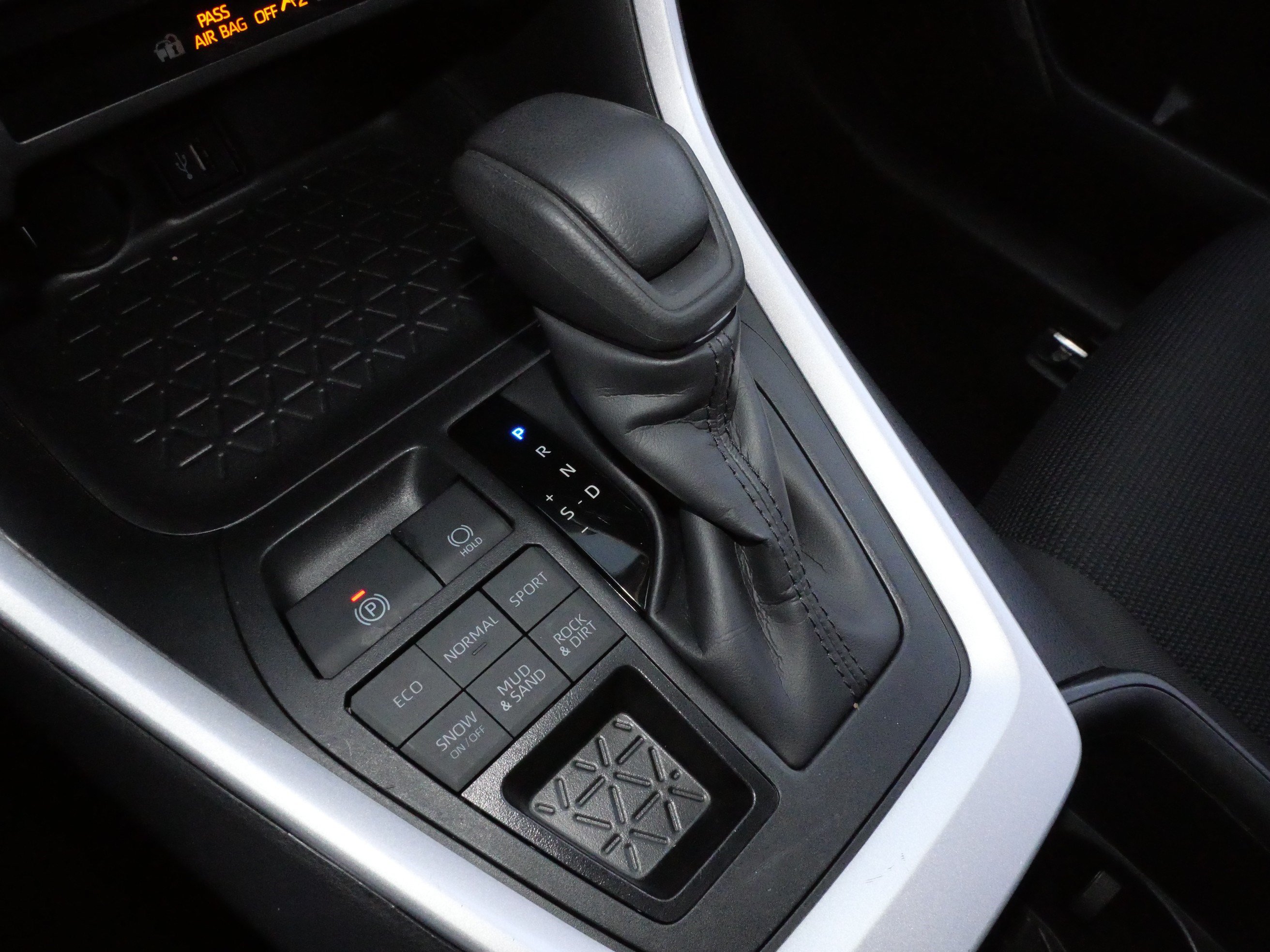 Certified 2025 Toyota RAV4 LE AWD/4WD image 24