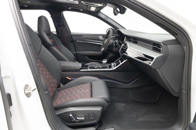 Used 2024 Audi RS 6 performance w/ Matte Carbon Package image 22