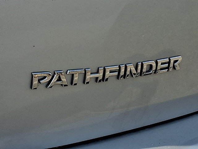 Used 2013 Nissan Pathfinder Platinum w/ Platinum Premium Pkg AWD/4WD image 21