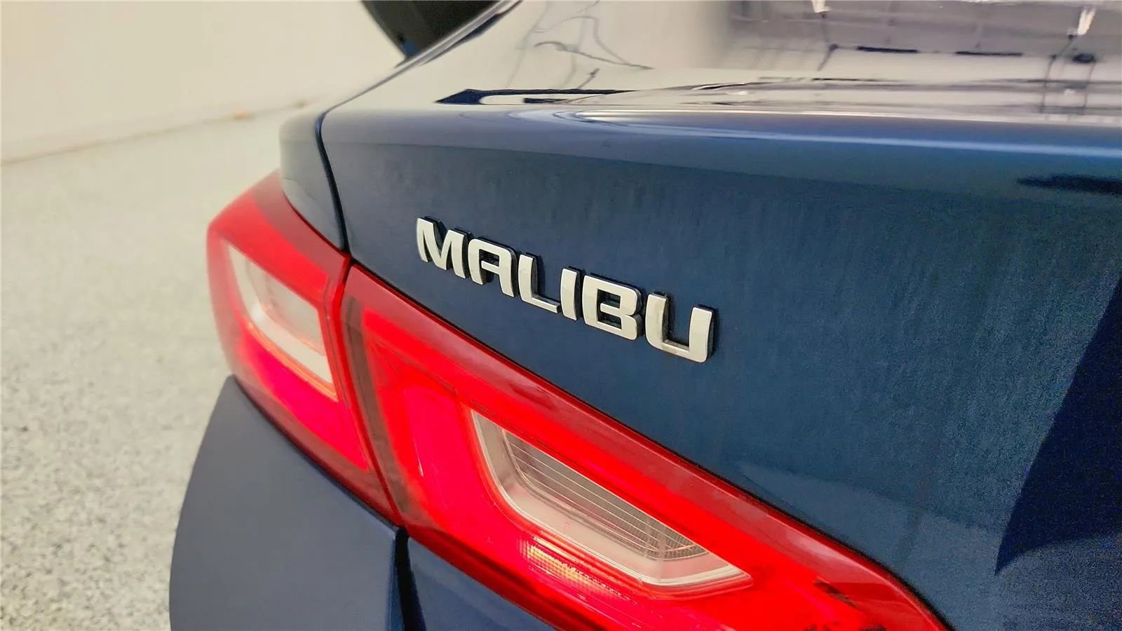 Used 2019 Chevrolet Malibu LS w/ Driver Confidence Package FWD image 17