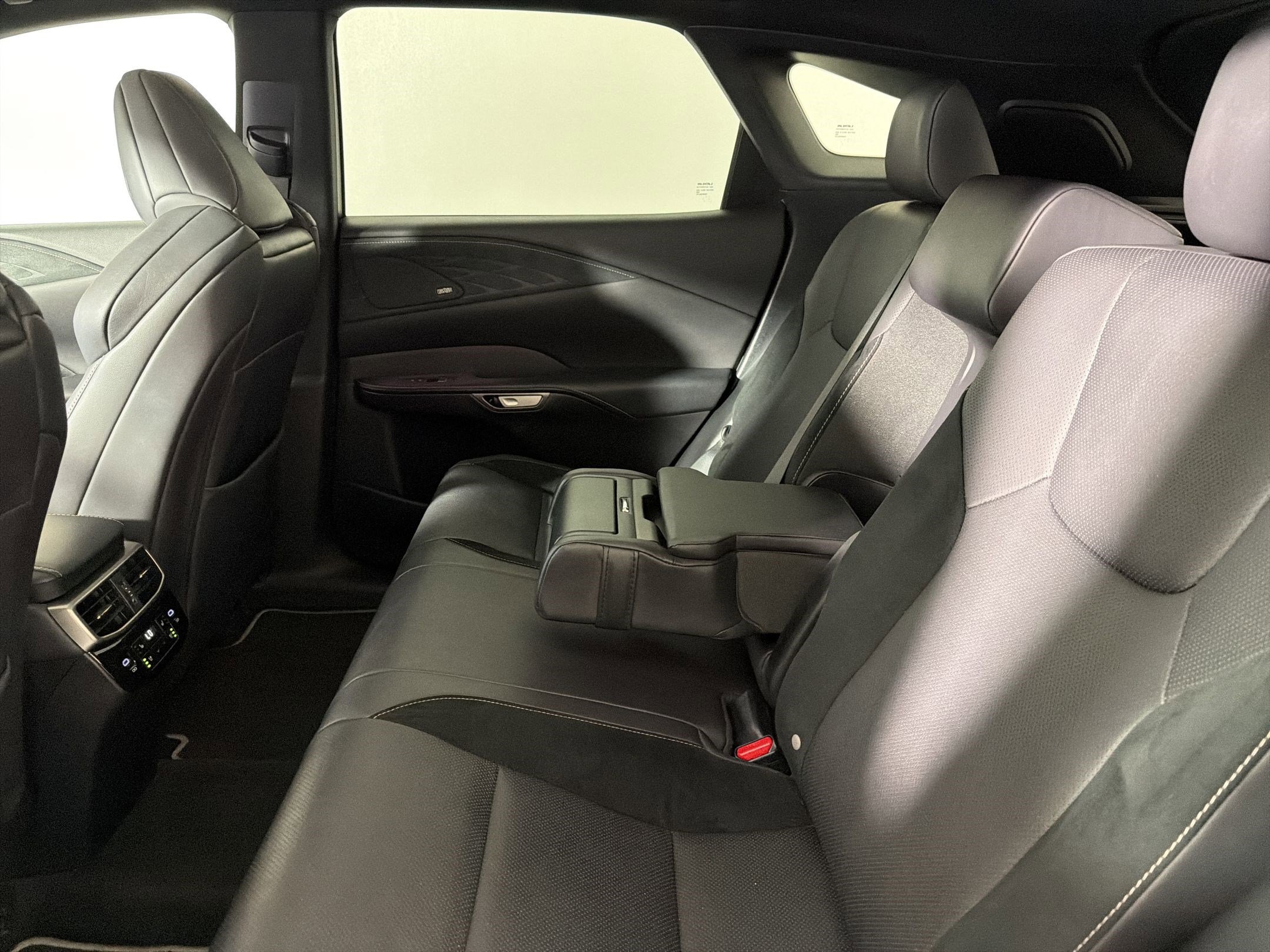Used 2023 Lexus RX 500h F Sport w/ Cold Area Package AWD/4WD image 32