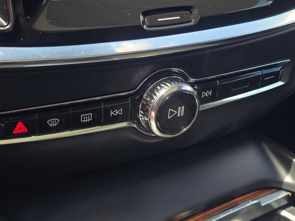 Used 2022 Volvo S60 B5 Momentum w/ Advanced Package FWD image 29